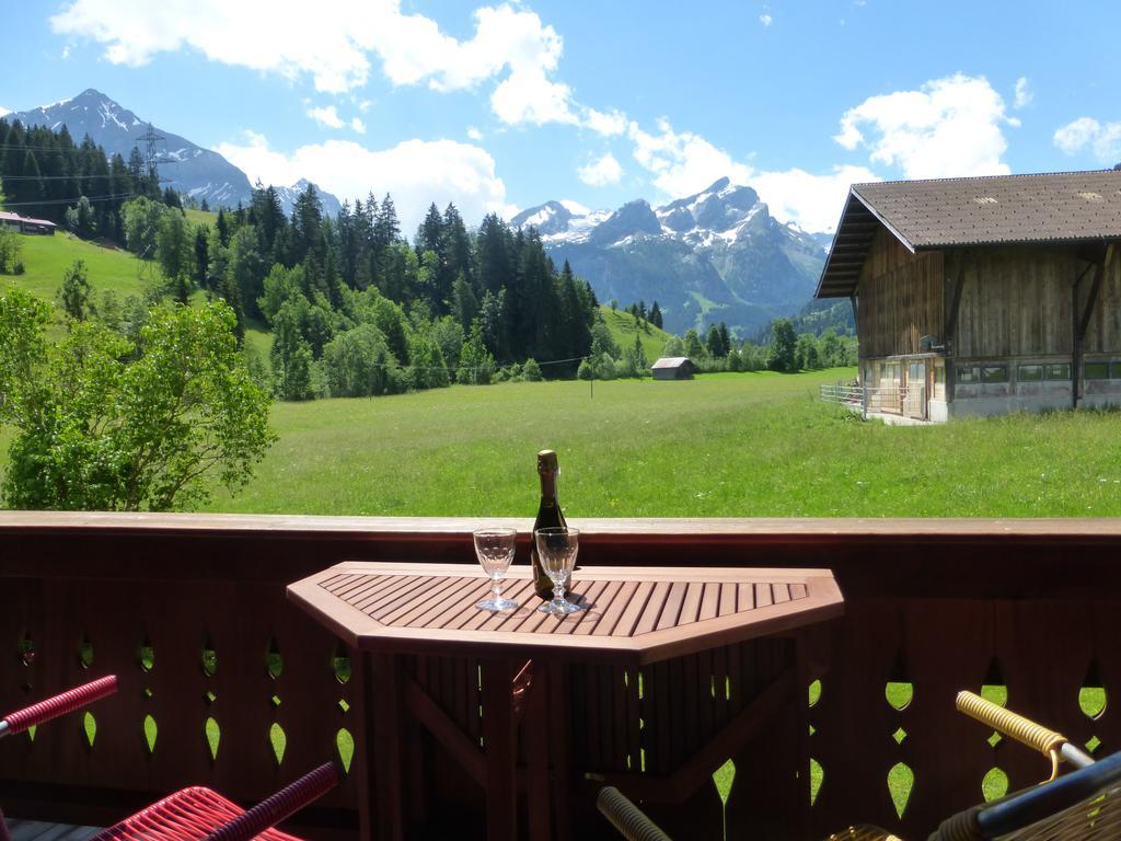 Apartamento Casa Antica Gstaad Exterior foto